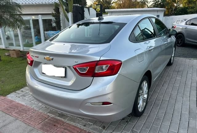 Chevrolet cruze vista 4